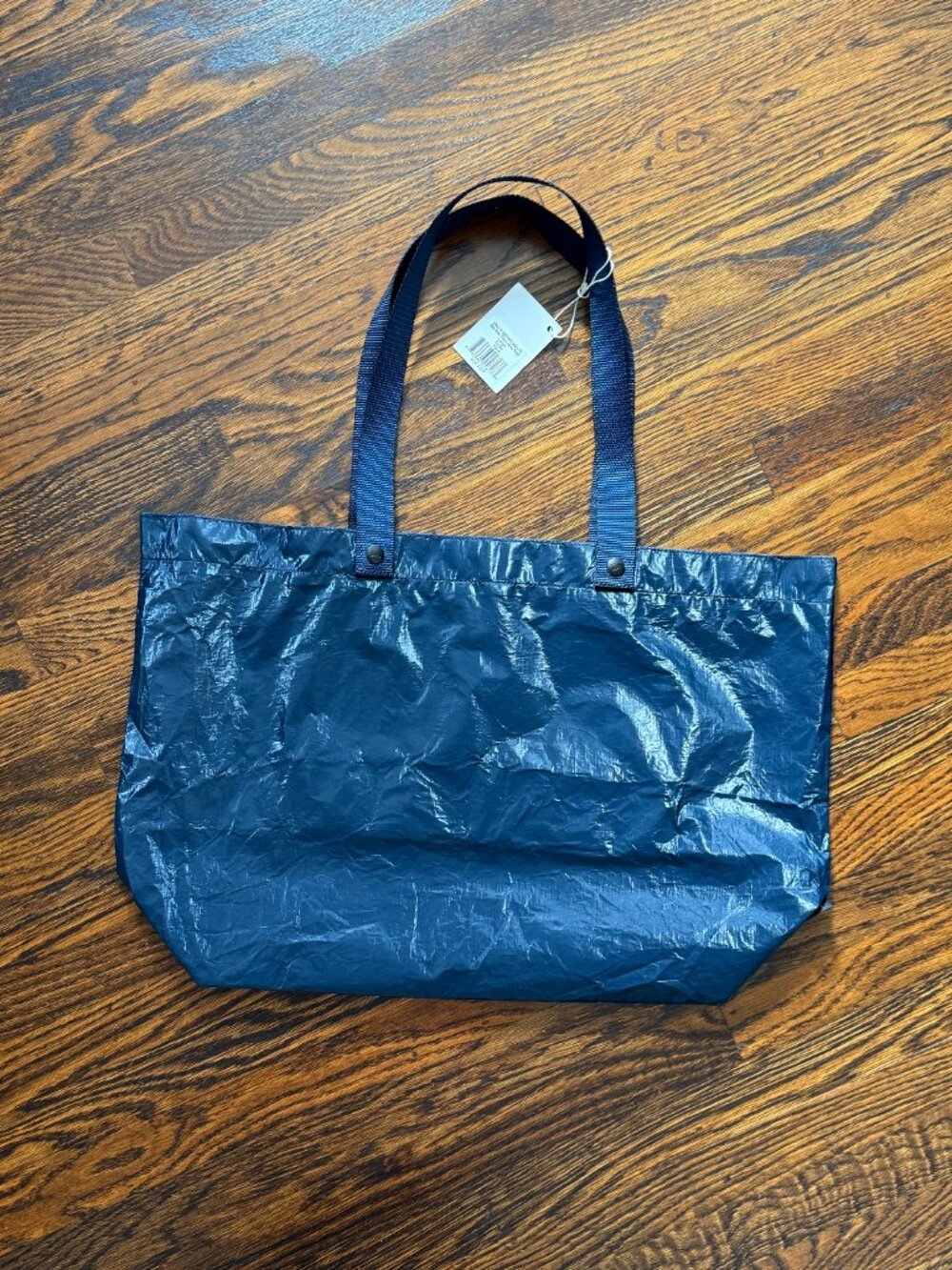 LO & SONS Tyvek Tote *** NWT